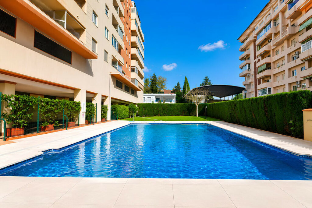 Property in Fuengirola — photo 4