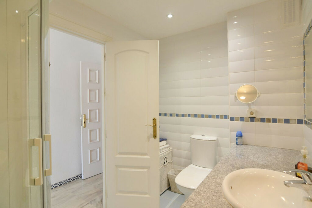 Property in Fuengirola — photo 18