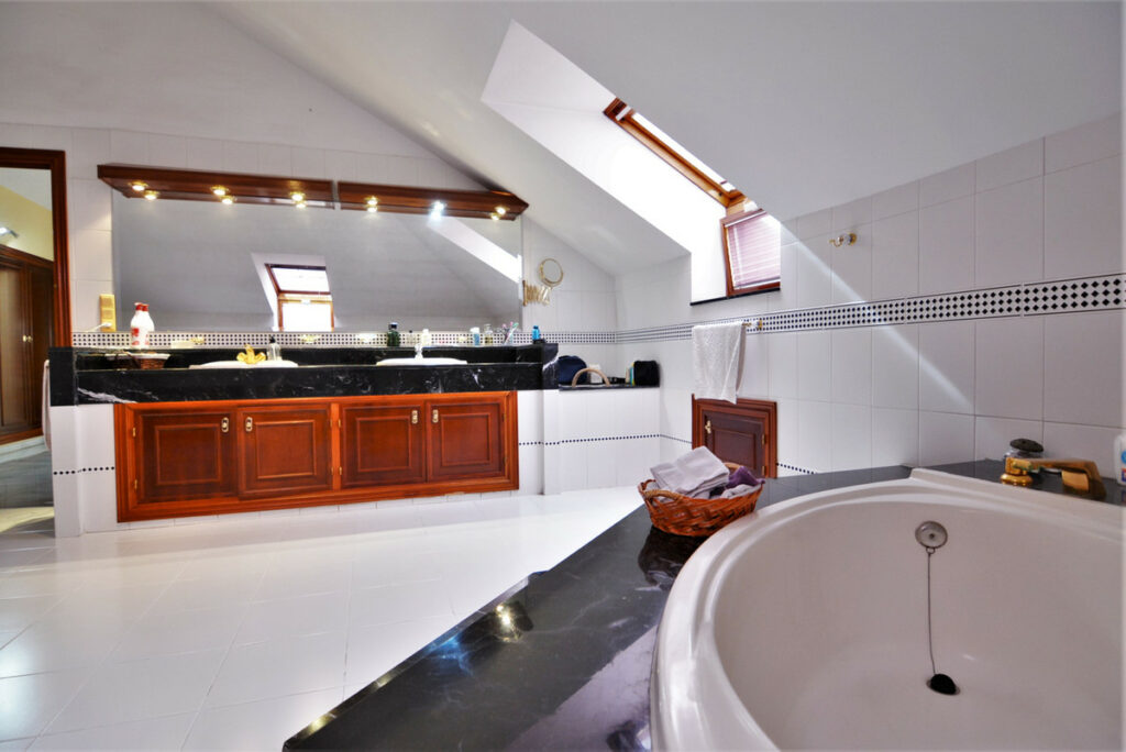 Property in Fuengirola — photo 7