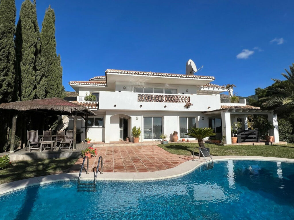 House – Detached Villa in Mijas — photo 4