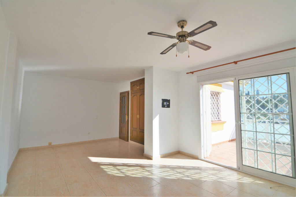 Property in El Coto — photo 20