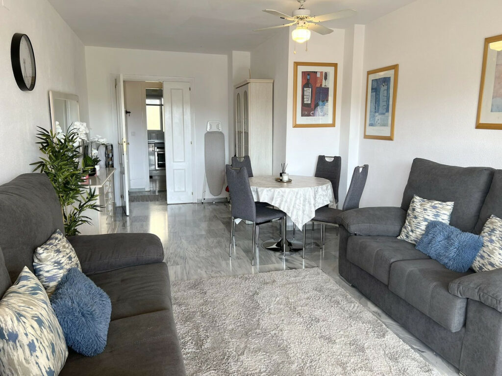 Apartment – Middle Floor Apartment in Riviera del Sol — photo 8