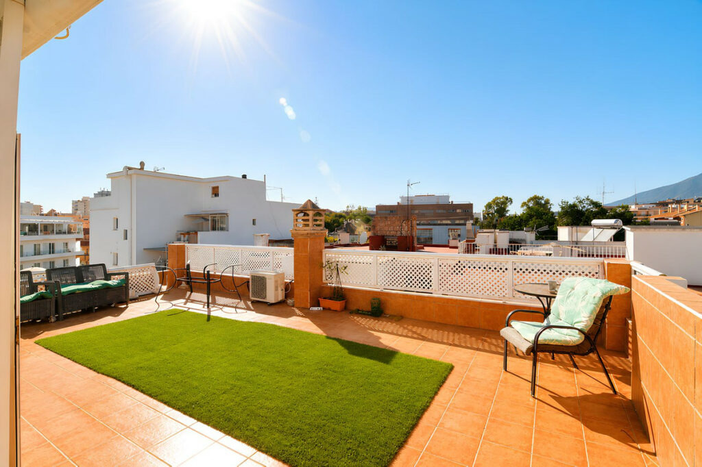Property in Fuengirola — photo 2