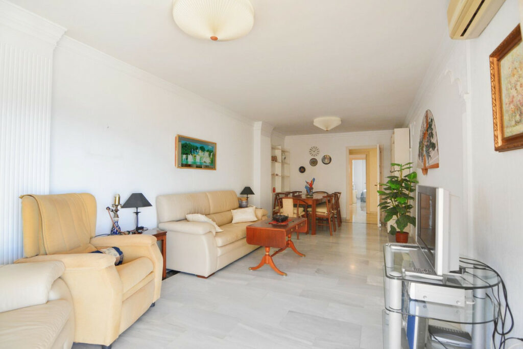 Property in Fuengirola — photo 2