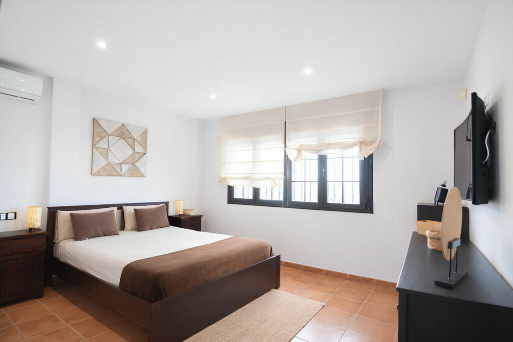 Property in Sierrezuela — photo 21