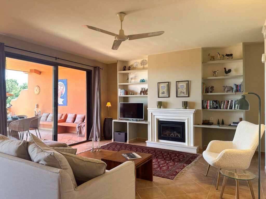 Apartment – Middle Floor Apartment in La Mairena — photo 7