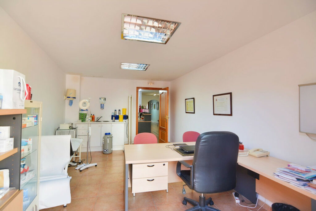 Property in Fuengirola — photo 9