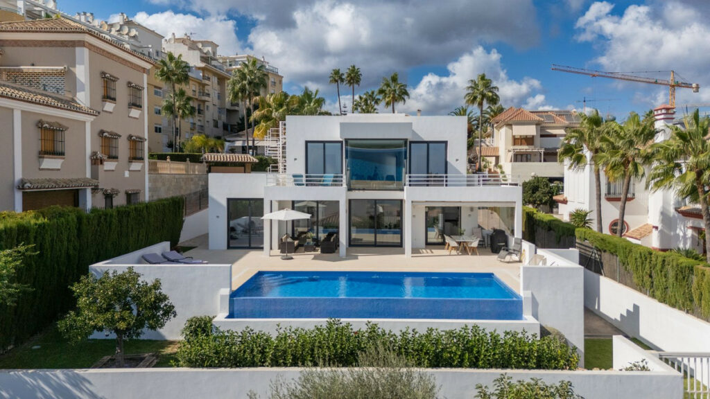 House – Detached Villa in La Cala de Mijas — photo 2