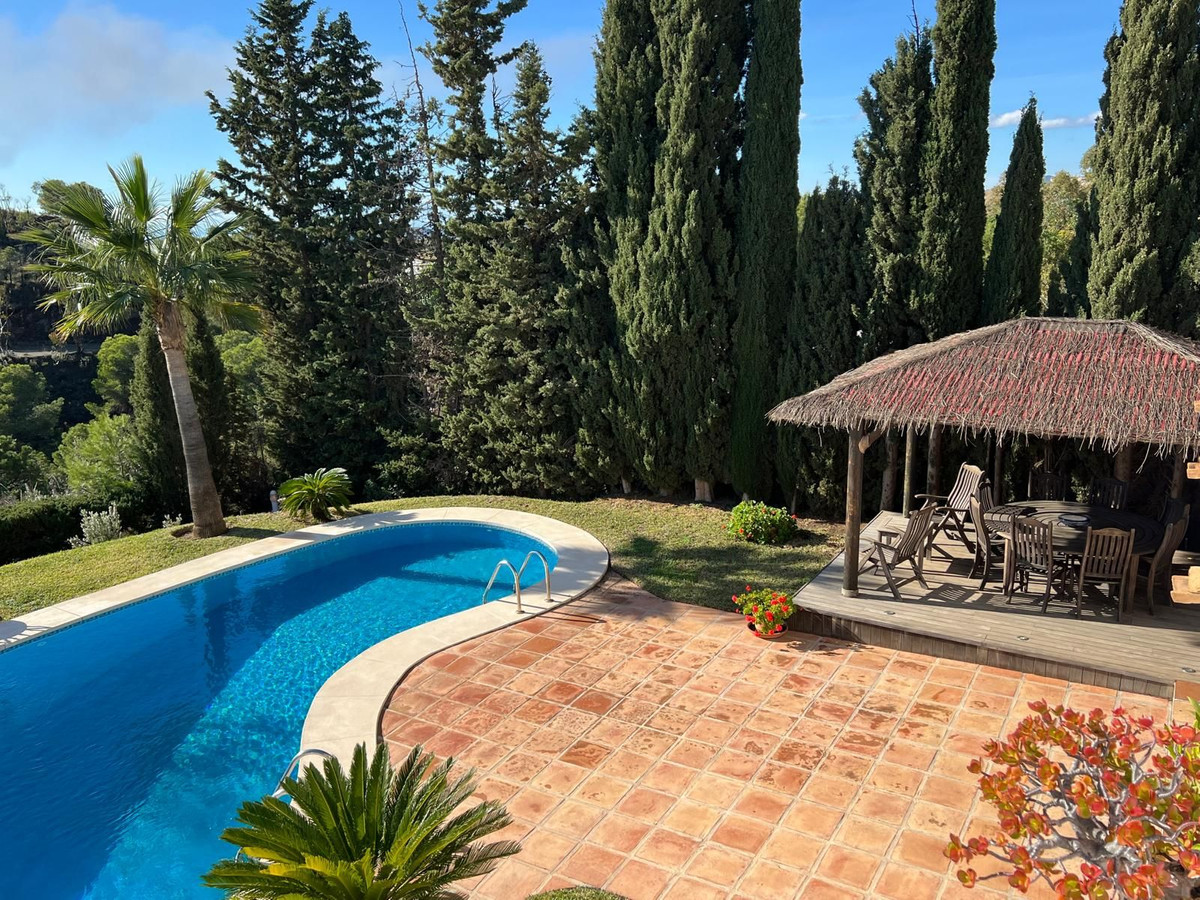 House – Detached Villa in Mijas — photo 1
