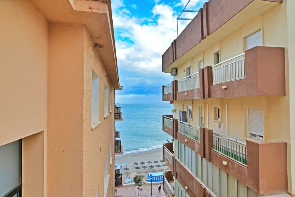 Property in Fuengirola — photo 1