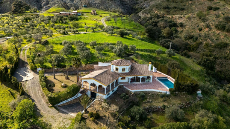 House – Finca – Cortijo in Casarabonela — photo 1