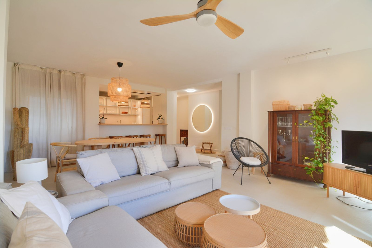 Property in Fuengirola — photo 1