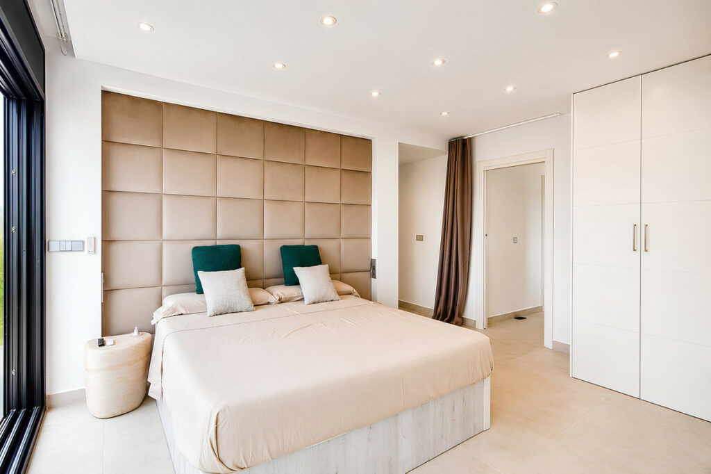 Property in Torreblanca — photo 19