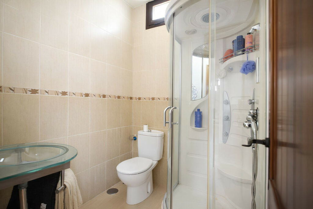 Property in Sierrezuela — photo 29
