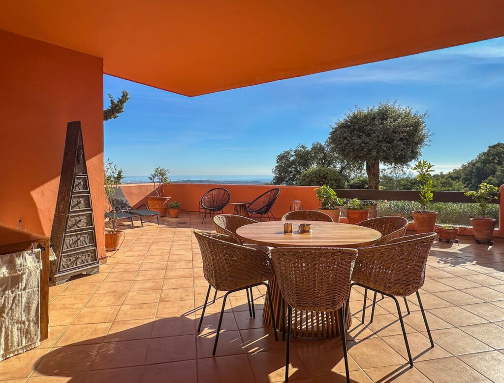 Apartment – Middle Floor Apartment in La Mairena — photo 2