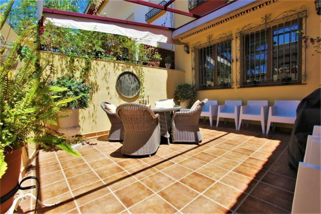 Property in Fuengirola — photo 1