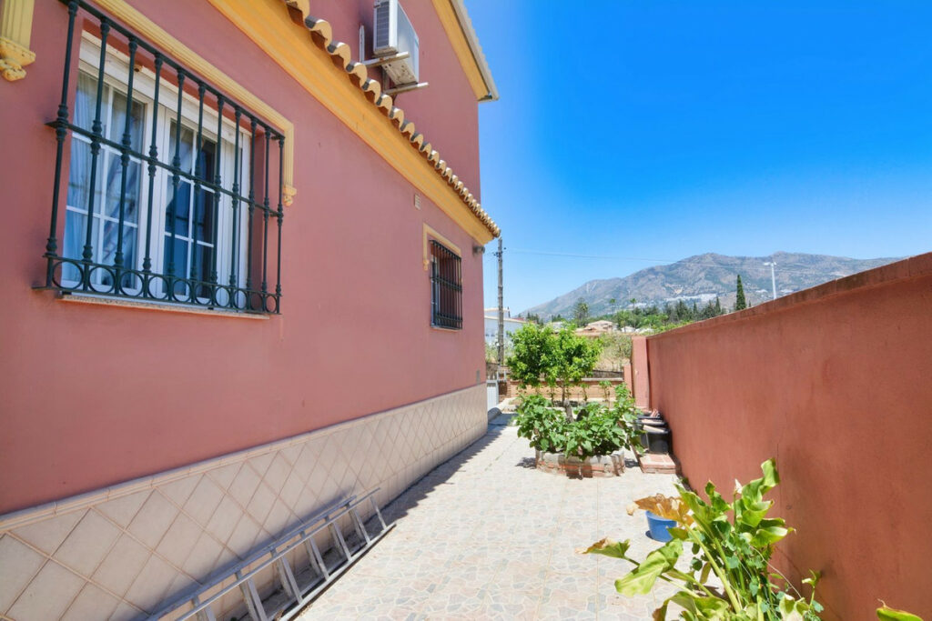 Property in Mijas Costa — photo 5