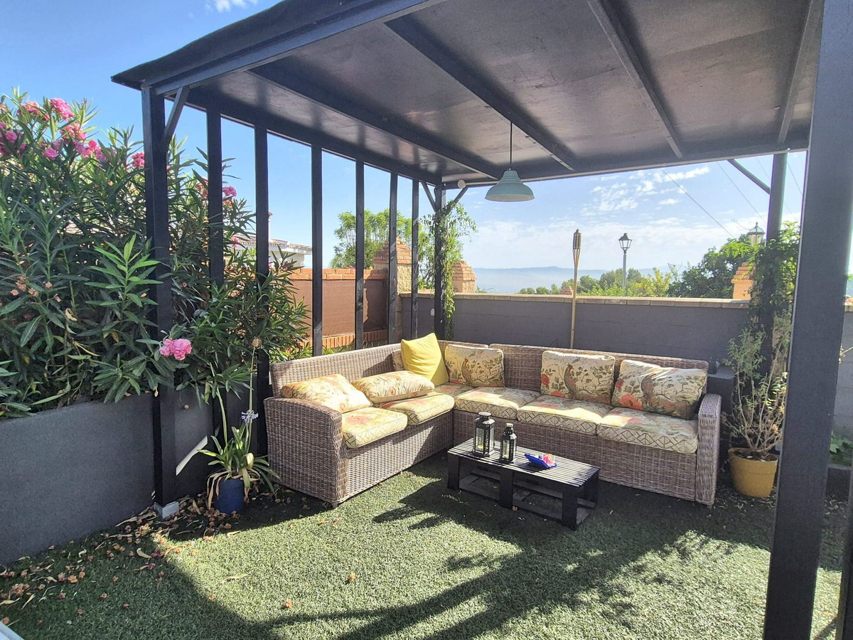 House – Detached Villa in Alhaurín de la Torre — photo 1