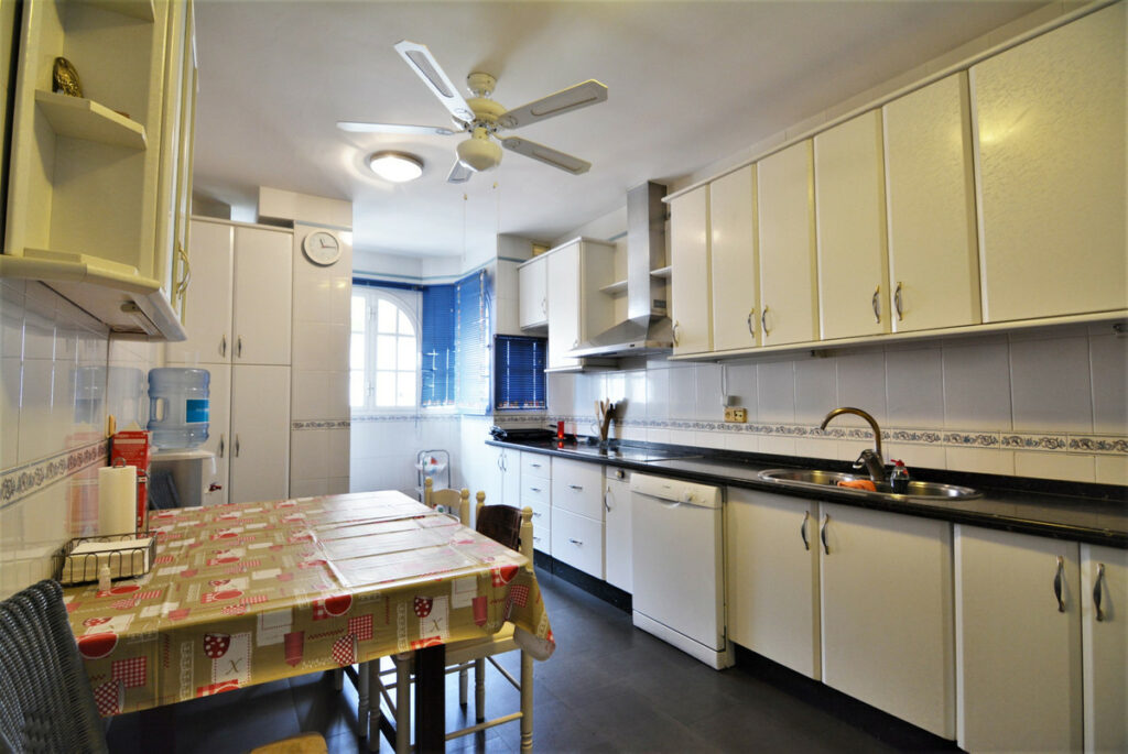 Property in Fuengirola — photo 8
