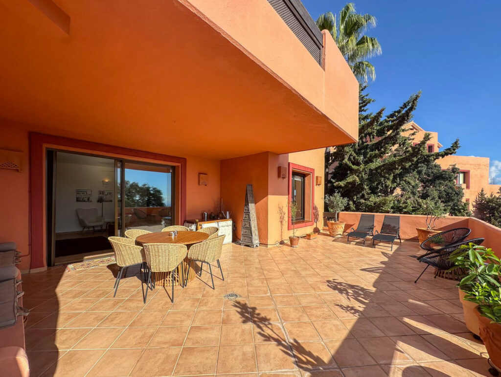 Apartment – Middle Floor Apartment in La Mairena — photo 4