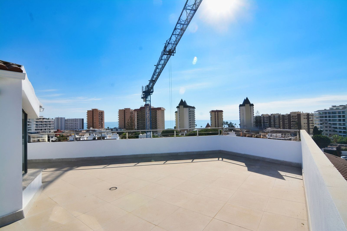 Property in Fuengirola — photo 1