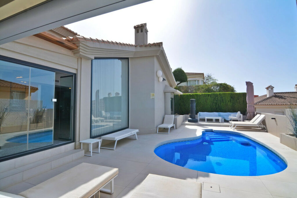 Property in Fuengirola — photo 1