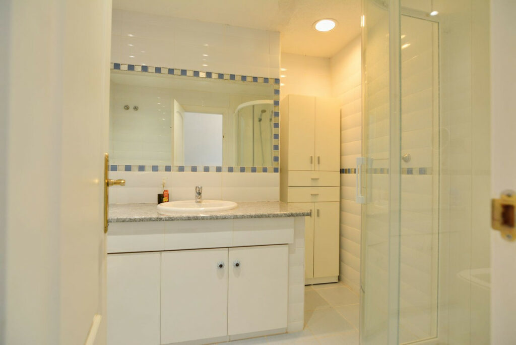 Property in Fuengirola — photo 17