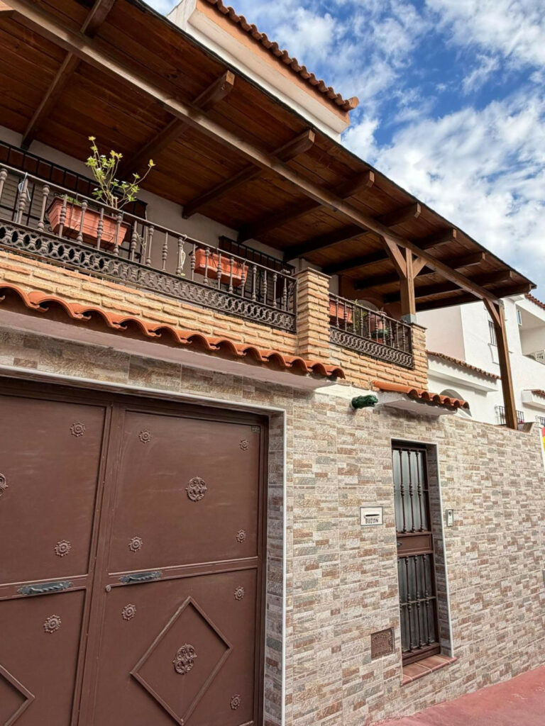 House – Townhouse in Churriana — photo 2