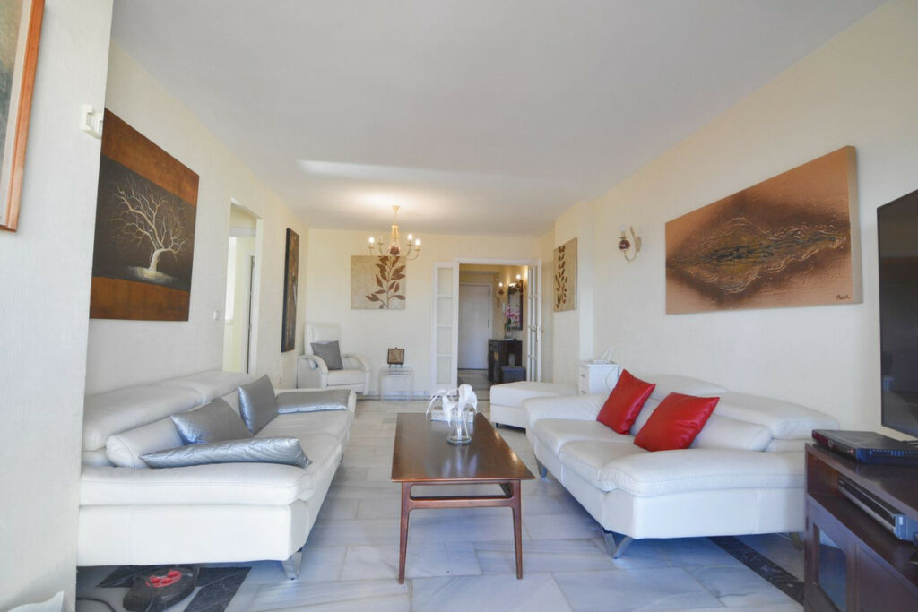 Property in Fuengirola — photo 12