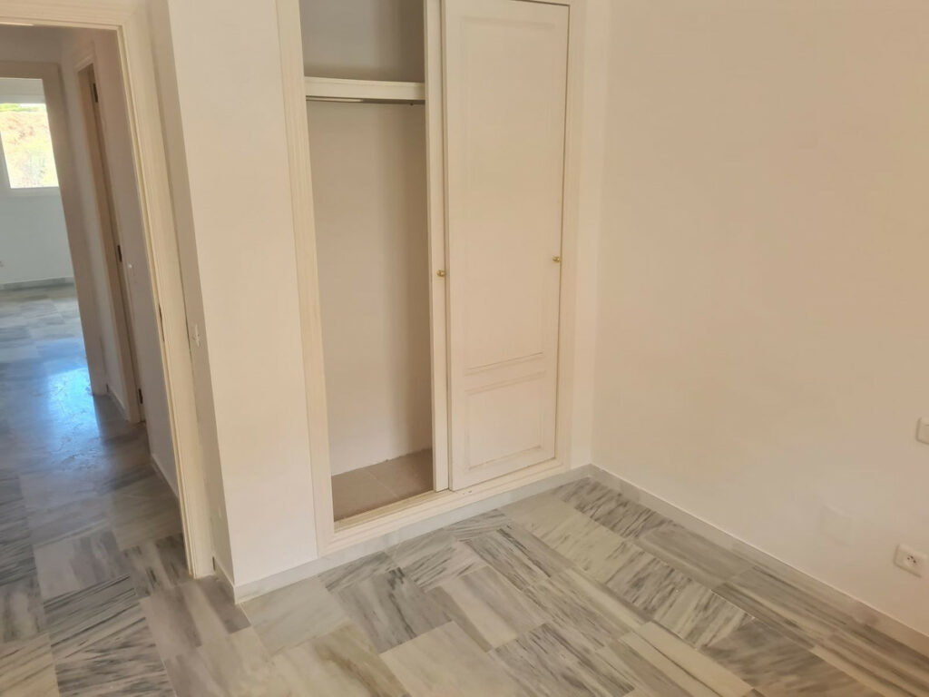 Apartment – Middle Floor Apartment in Mijas Costa — photo 6