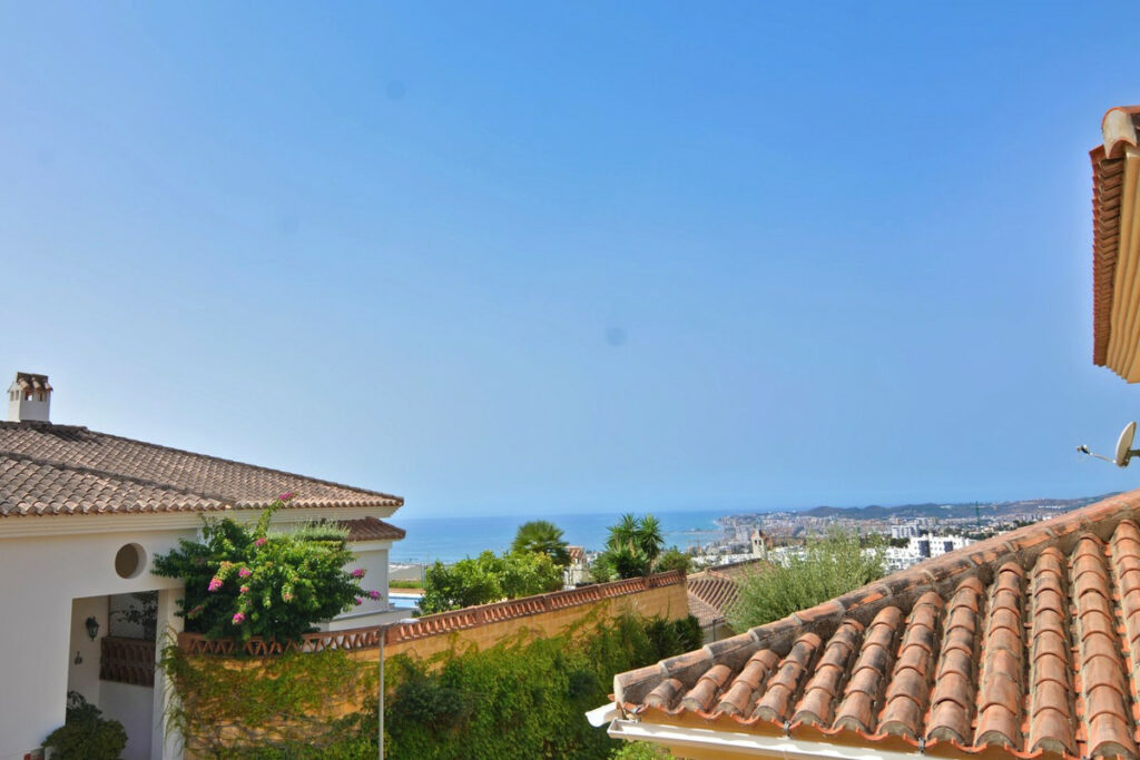 Property in Fuengirola — photo 4