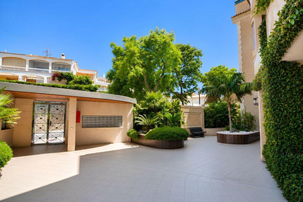 Property in Fuengirola — photo 40