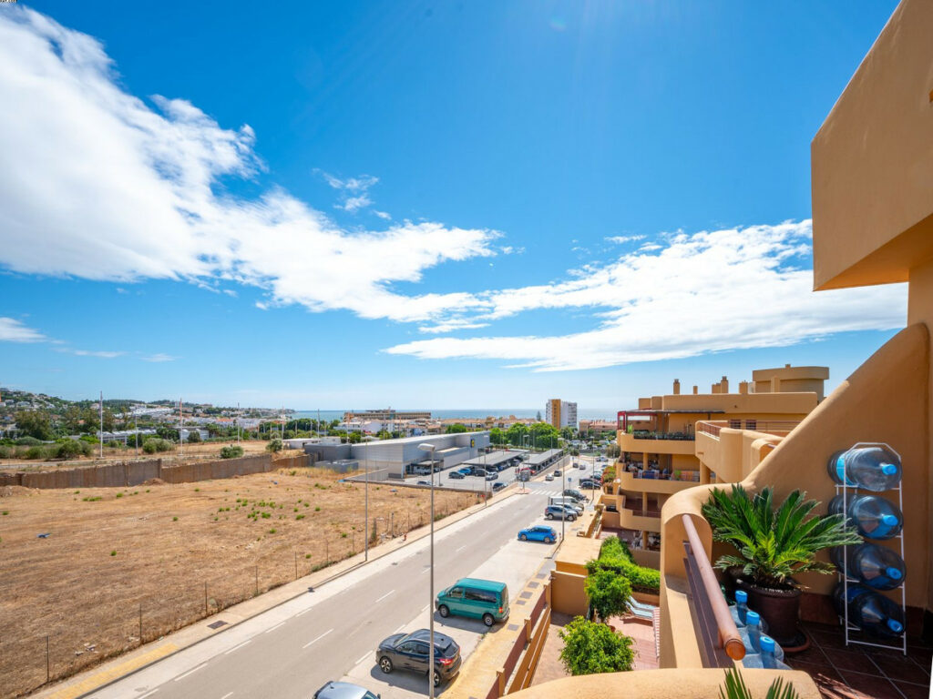 Apartment – Middle Floor Apartment in La Cala de Mijas — photo 2