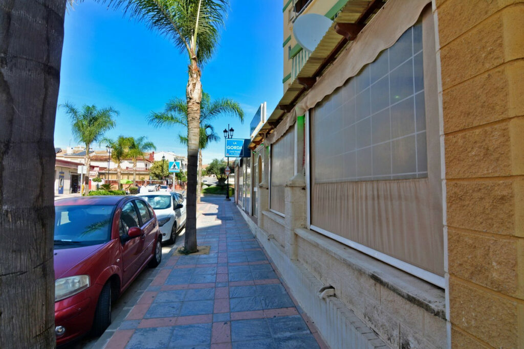 Property in Fuengirola — photo 2