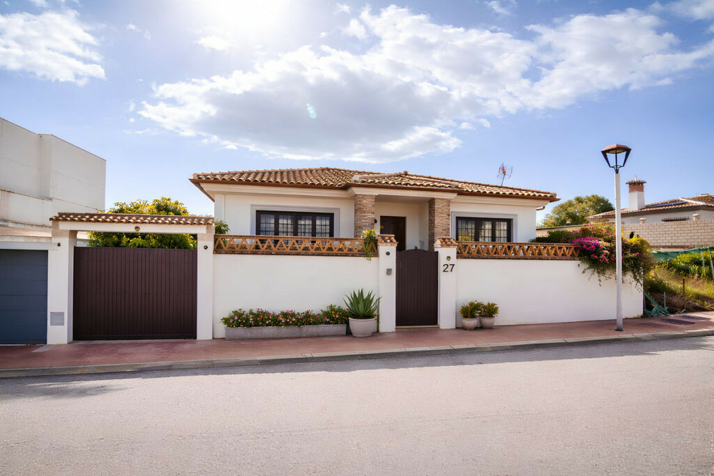 Property in Sierrezuela — photo 33