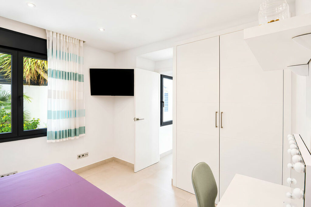Property in Torreblanca — photo 26
