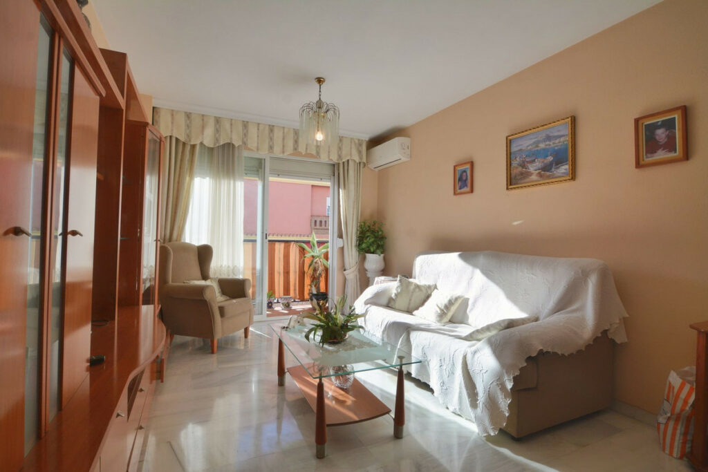 Property in Las Lagunas — photo 3