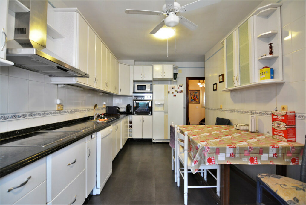 Property in Fuengirola — photo 9