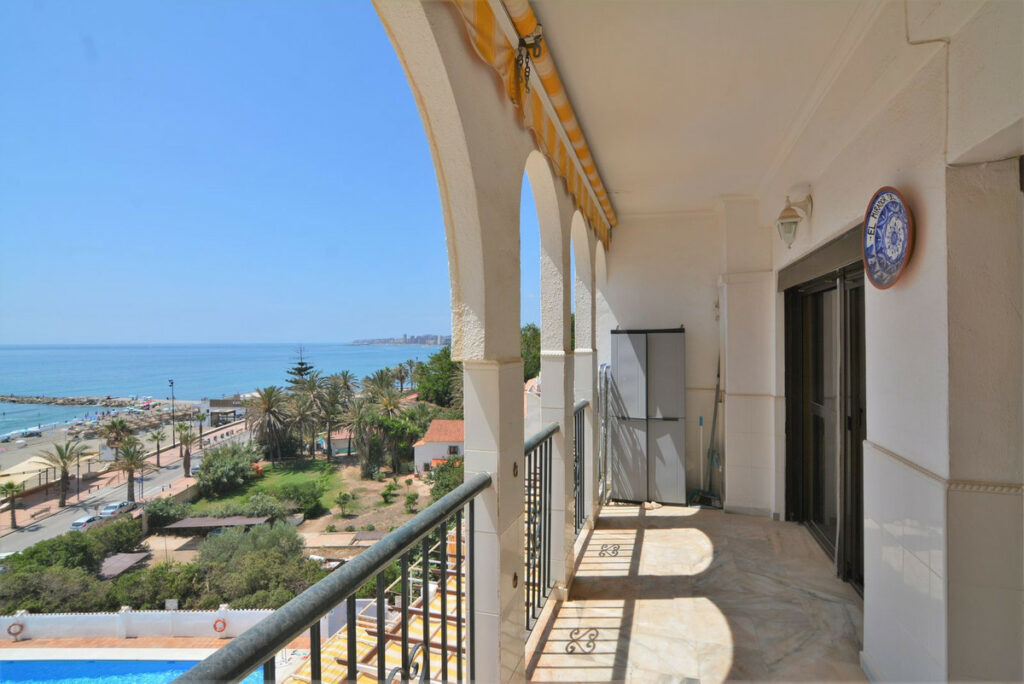 Property in Fuengirola — photo 2