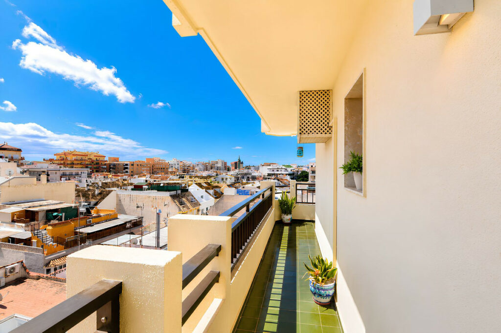 Property in Fuengirola — photo 2