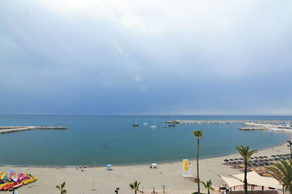 Property in Fuengirola — photo 2