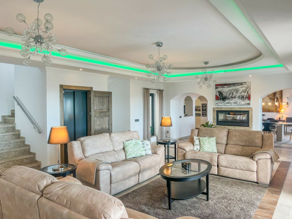 House – Detached Villa in Mijas — photo 5