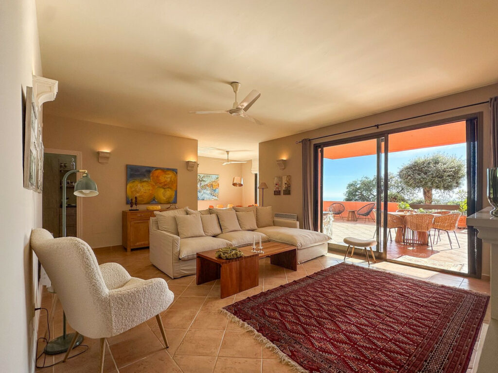 Apartment – Middle Floor Apartment in La Mairena — photo 6