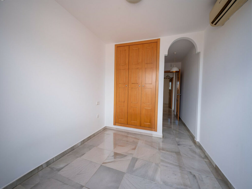 Apartment – Middle Floor Apartment in La Cala de Mijas — photo 9