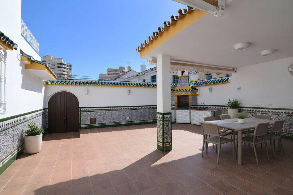 Property in Fuengirola — photo 3