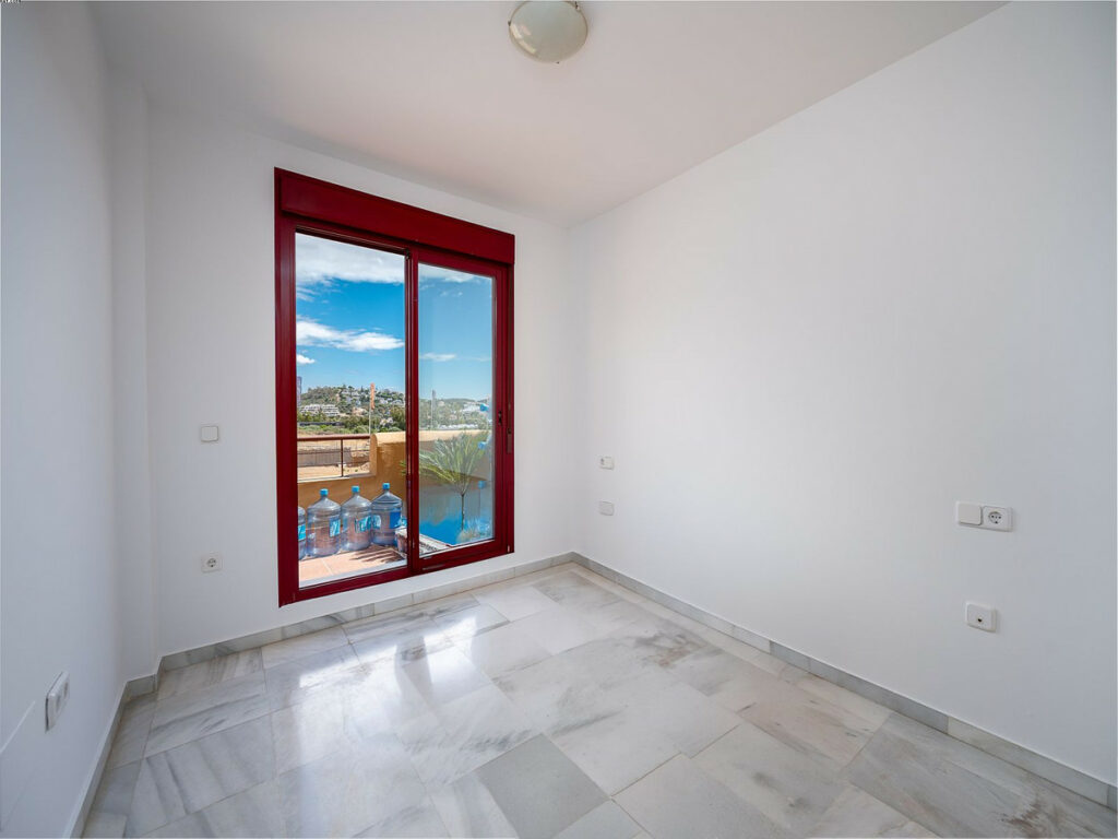 Apartment – Middle Floor Apartment in La Cala de Mijas — photo 8