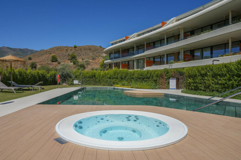 Apartment – Middle Floor Apartment in Fuengirola — photo 1
