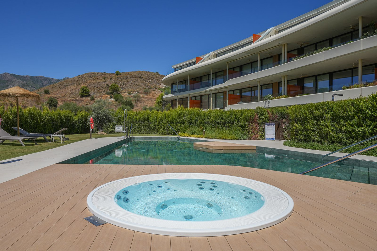 Apartment – Middle Floor Apartment in Fuengirola — photo 1