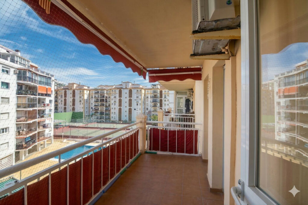 Property in Fuengirola — photo 2