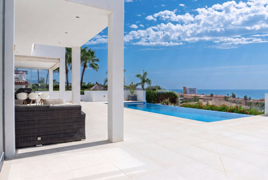 House – Detached Villa in La Cala de Mijas — photo 4